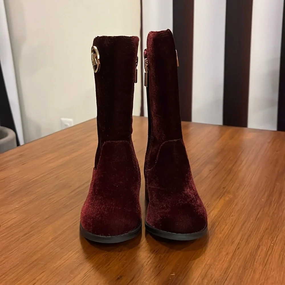Michael Kors Emma Lily velour Boots new plum Girls Toddlers Size 8